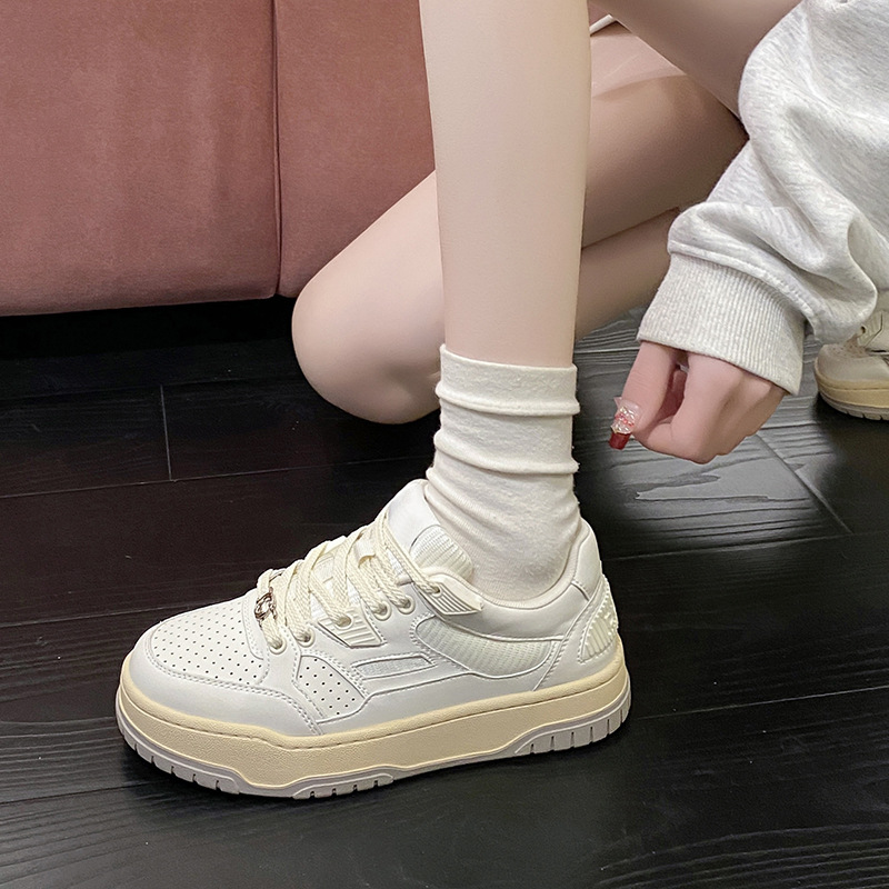 Small niche design, fashionable temperament, thick soled white for women 2024 new Korean version, comfortable and_voghion.com