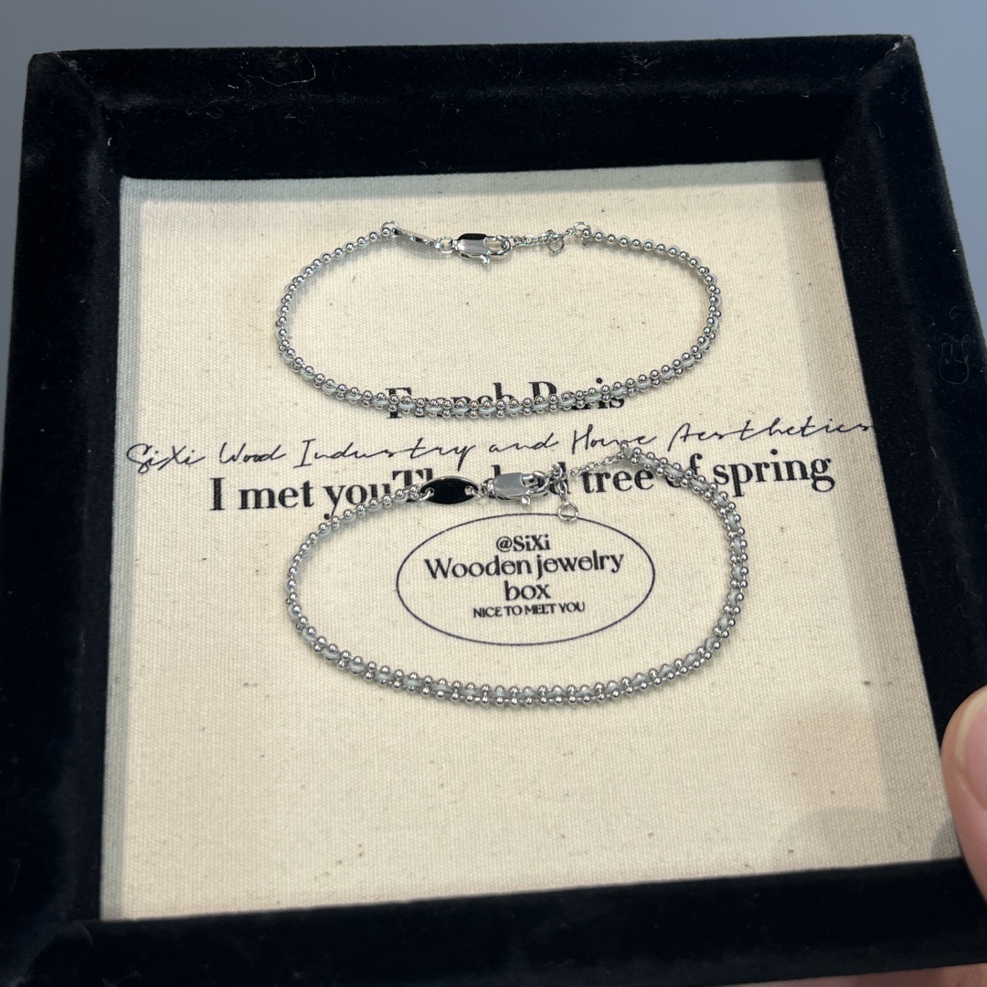 French Little Red Rope Bracelet for Women's Good Luck Plating 18k Grey Woven High-grade Layering Couples Thin Rope