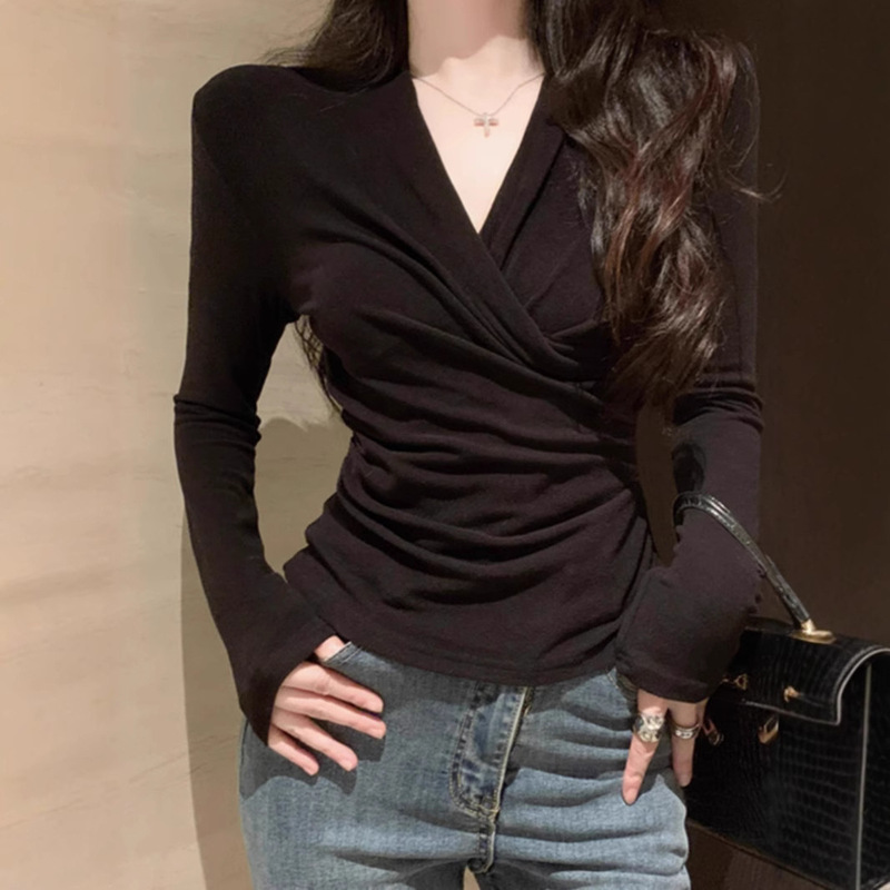 Black Base Shirt Women's Autumn High-end Sense Interior Slim-fit Long-sleeved T-shirt French-style Crossover V-neck Top Black Base Shirt Women's Autumn High-end Sense Interior Slim-fit Long-sleeved T-shirt French-style Crossover V-neck Top