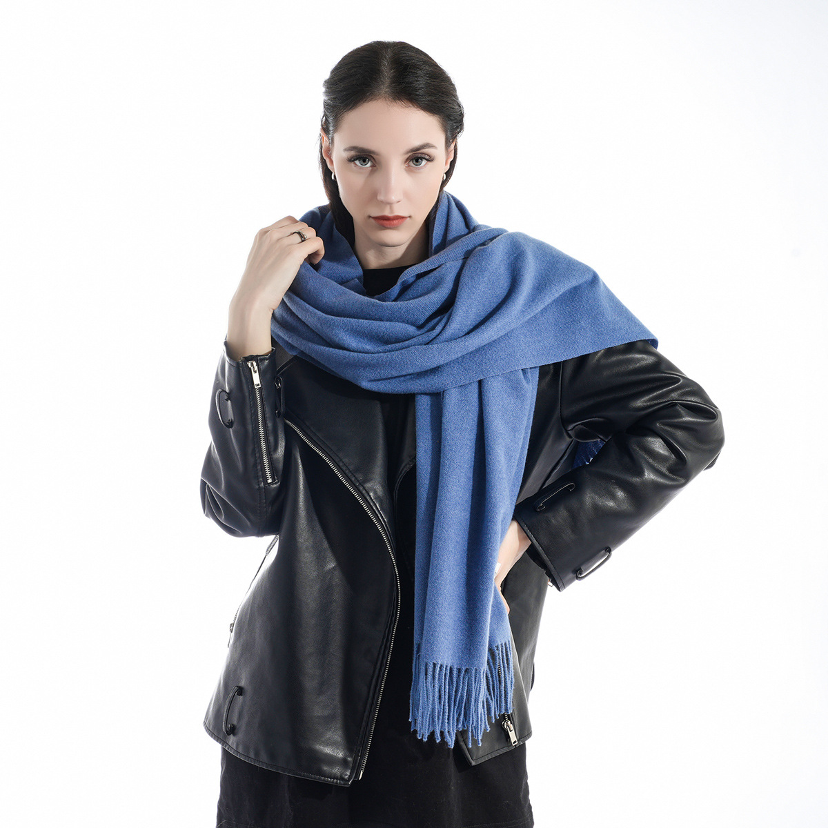 2024 Herbst und Winter Ethno-Stil Leopardenmuster Kurzer Quastengewebter Wollschal für Frauen Warmer Schalschal_voghion.com