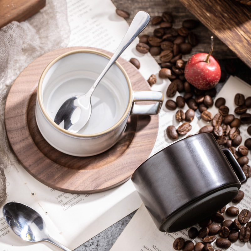 Mini taza de café americana pequeña taza de cerámica taza de taza de agua taza con taza de nuez cucharas al por mayor