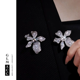 项链;耳钉;手链