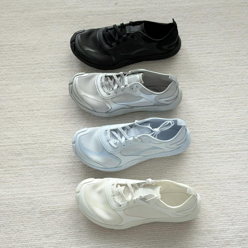 Men's hiking shoes, casual and comfortable, versatile barefoot shoes, commuter sneakers, outdoor lace-up trendy thin-soled German training shoes for men Men's hiking shoes, casual and comfortable, versatile barefoot shoes, commuter sneakers, outdoor lace-up trendy thin-soled German training shoes for men