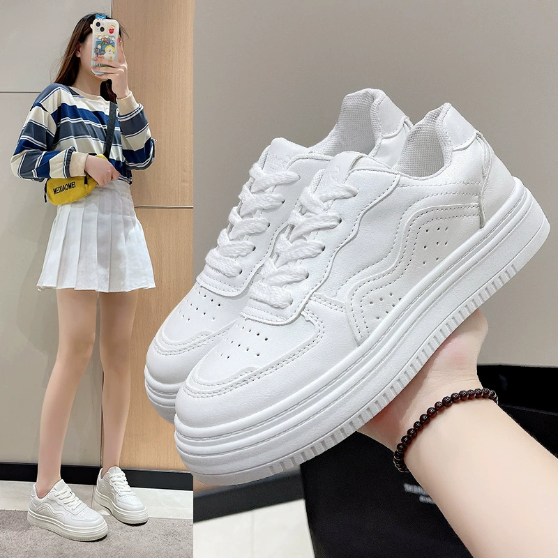 Маленькие белые туфли на толстой подошве, женские милые японские туфли с большим головом, 2023 новые белые туфли для доски, женские дизайнерские нишевые хлебные туфли