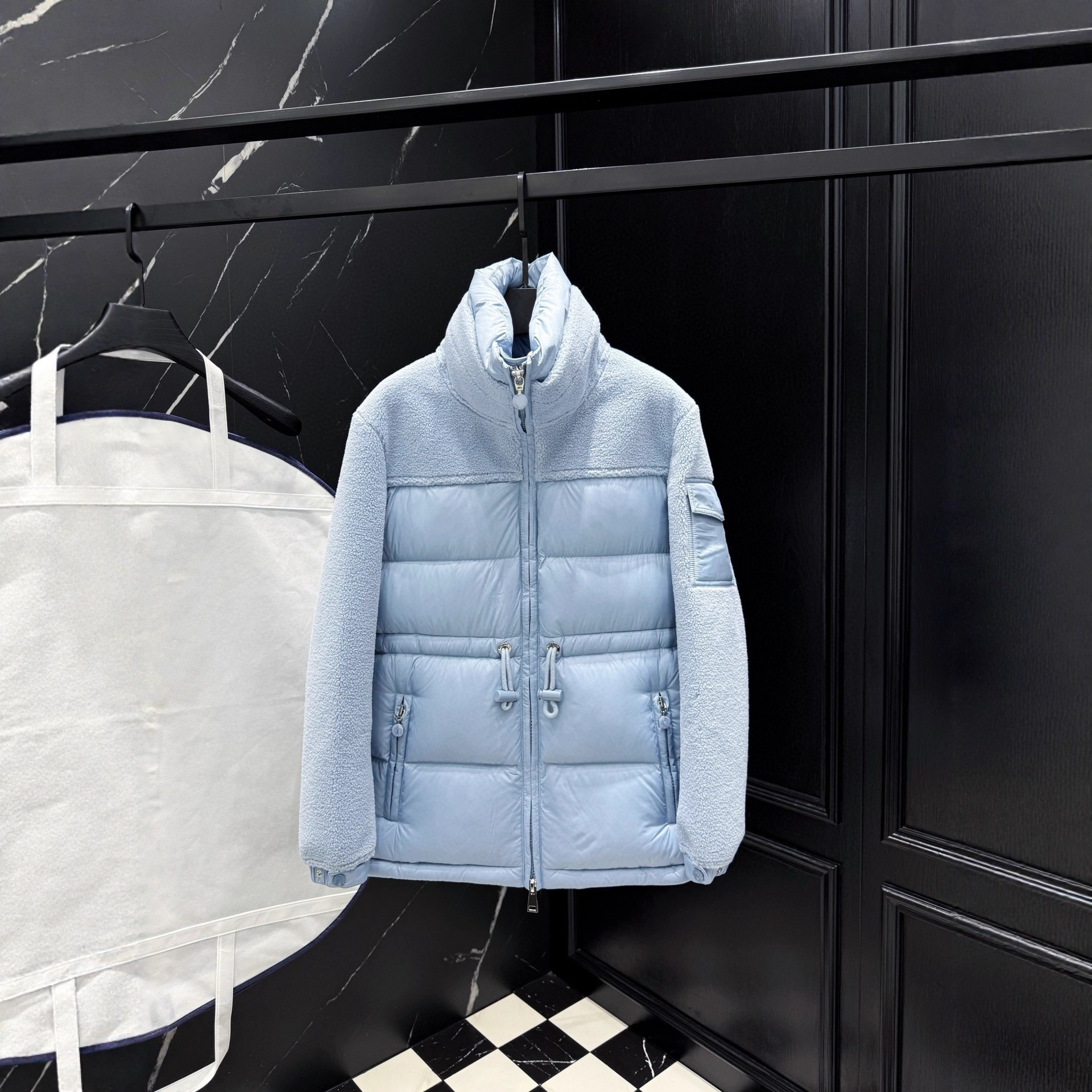 High-Quality In-Stock Women's New Patchwork Stand-Collar down Jacket 95% Goose down Version