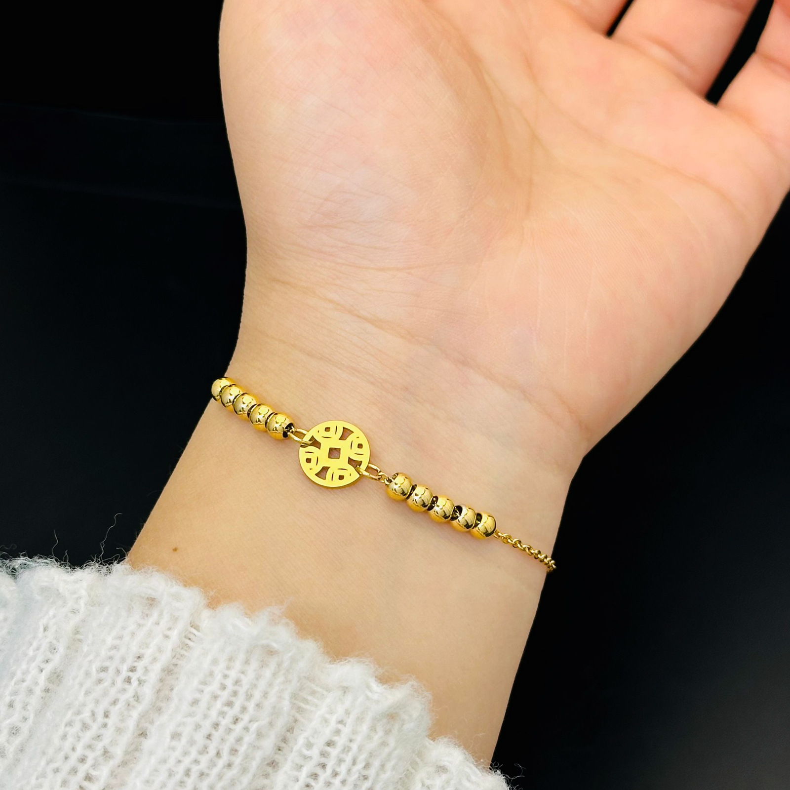 Joyas de diseño de oro de 18 quilates Fuxi pulsera de titanio ligera de lujo nicho colgante universal para mujeres ins