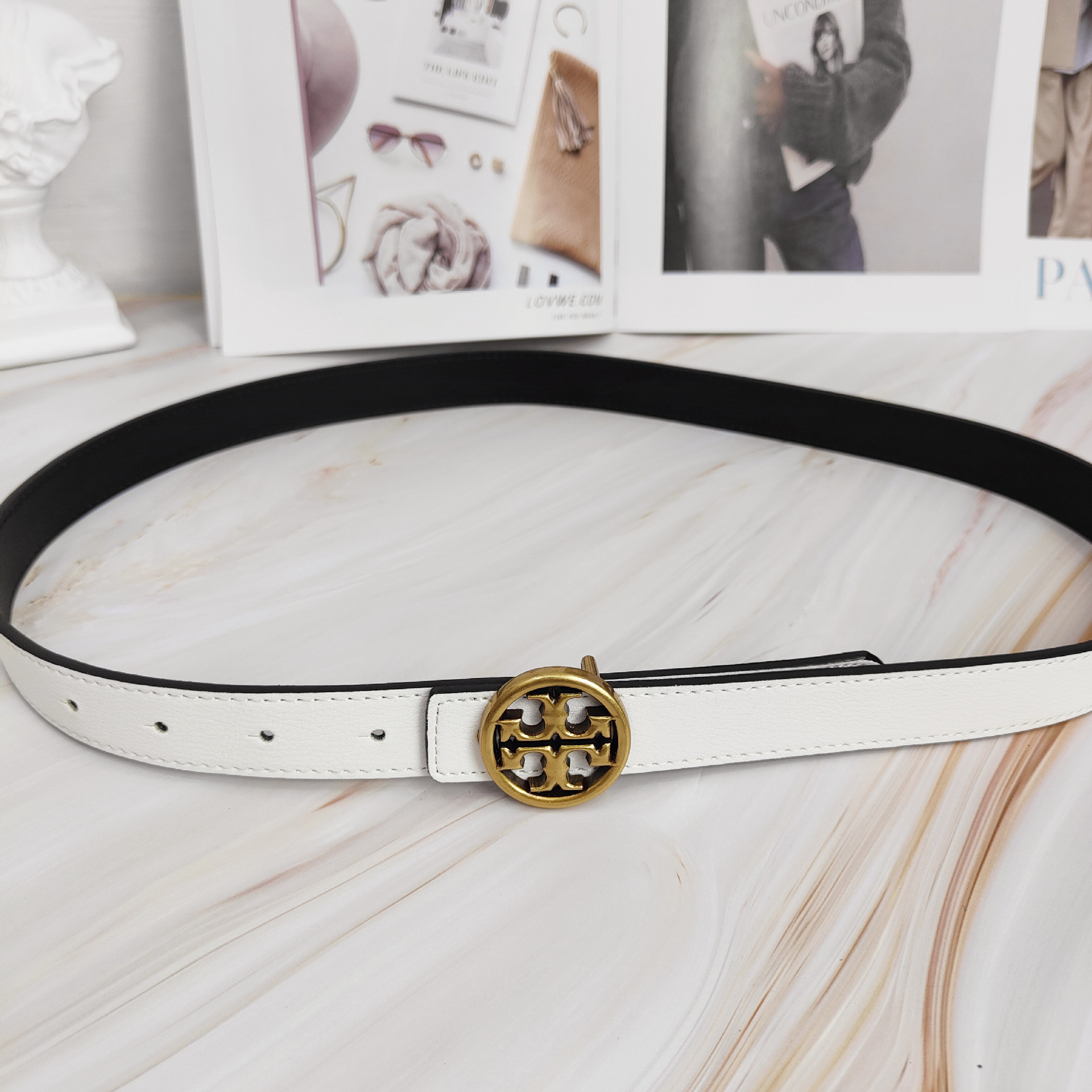 2022 nuevo cinturón de piel de vaca de color para mujer, sello de cintura ancha con letra de TB, hebilla liso de bronce, cinturón de todo fósforo, spot al por mayor