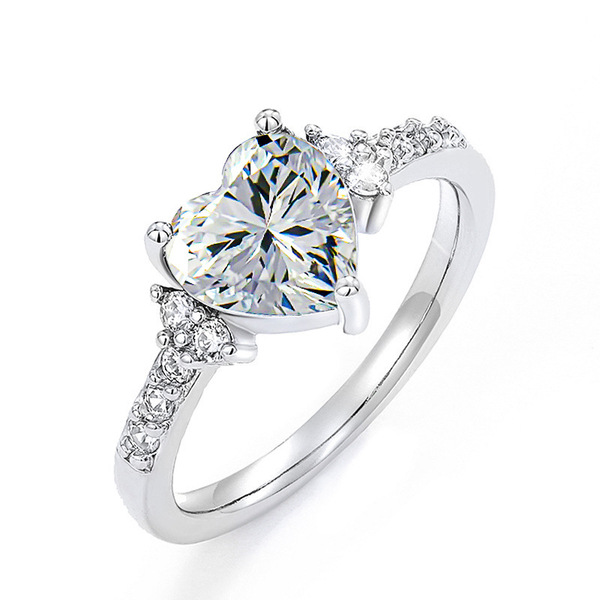 Fashionable elegant wedding ring heart shaped for bride