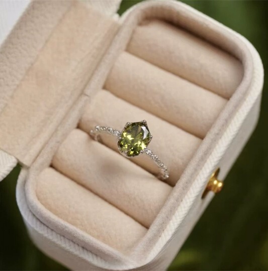 軽くて豪華でハイエンドのジルコンフルダイヤモンドリング、レトロな気質、絶妙でエレガントな人差し指オープンリング、スーパーフラッシュスタッキングリング|undefined
