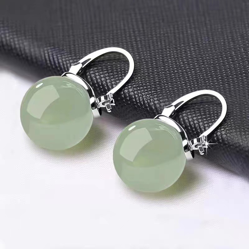 2024 New Niche Design Hetian Jade Earrings Women's Fashion Korean Ear Buckle Simple All-match High-end Ear Accessories