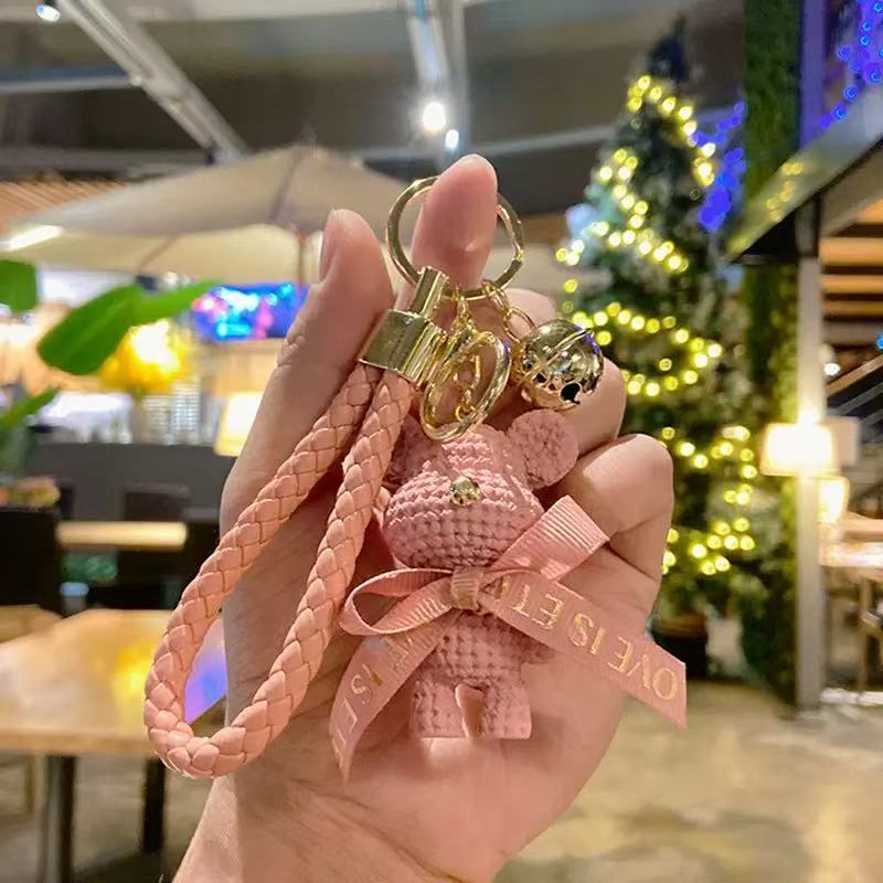 Lindo dibujos animados lana oso llavero mujer exquisita pareja colgante de coche ins mochila escolar colgante muñeca muñeca