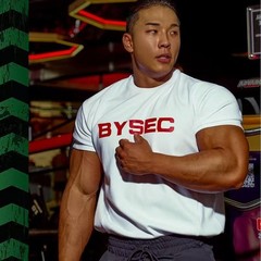 2025 新しい夏アメリカンスポーツ半袖メンズトレンディなフィットネス Tシャツ弾性通気性バスケットボール筋肉大きいサイズ