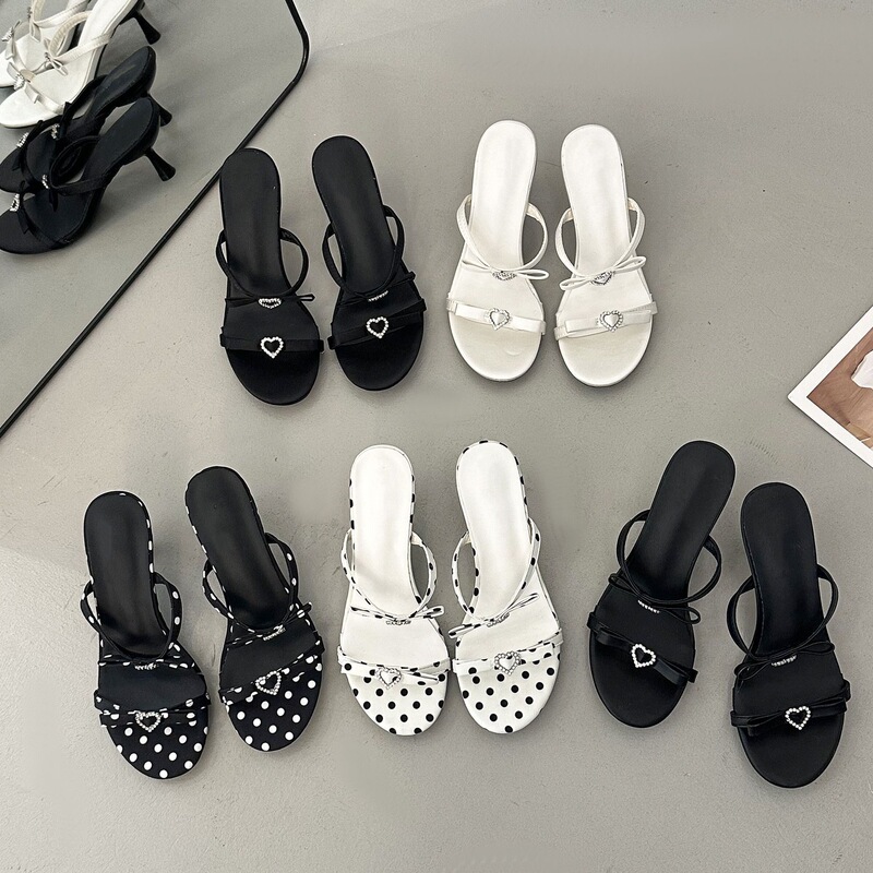 Rhinestone Heart Low-Heeled Sandals for Women, 2026 Summer New Style, Casual Versatile Thin-Heeled Open-Toe Slippers