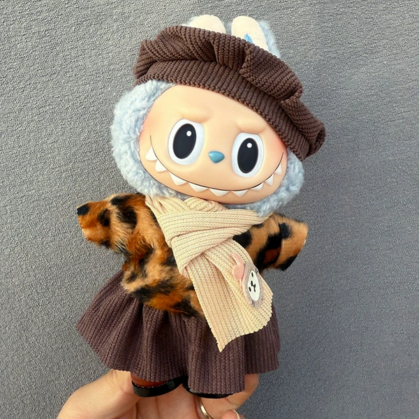 Leopard print girl (hat + dress + scarf)