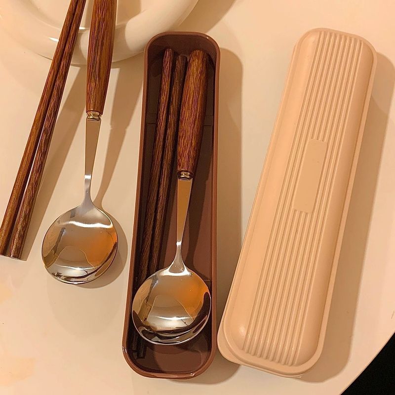 キャラメルカラーのウェンジウッド！学生向けの持ち運び可能な食器セットを備えた円筒形の木製ハンドルの箸とスプーン|undefined