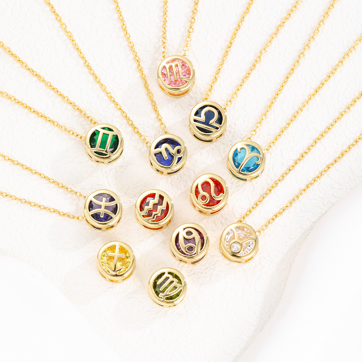 Estilo explosivo transfronterizo Collar de doce constelaciones hueco de doble cara Colgante de circón de doce cumpleaños Cadena de clavícula chapada en oro real