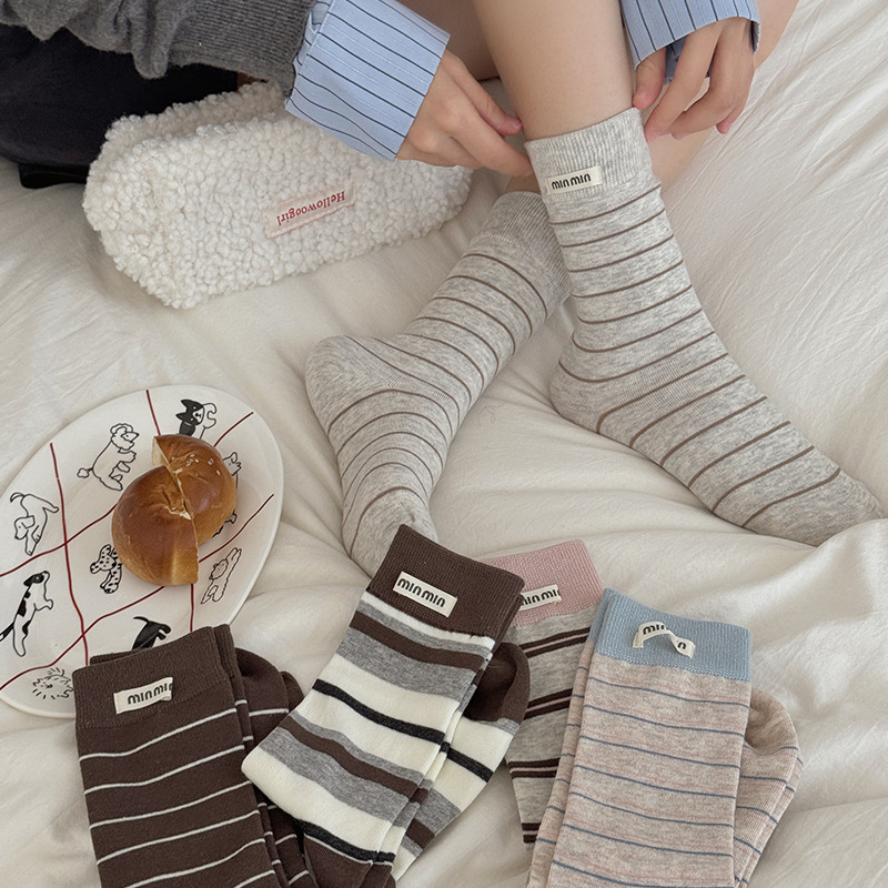 Women's Early Autumn New Striped Socks in Maillard Color Scheme with Contrasting Colors, Versatile Fabric Label, Minmin Letter Mid-Calf Socks
