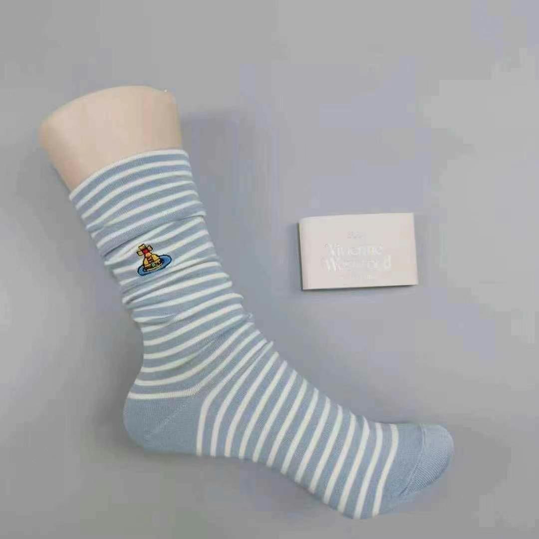 新しいクイーンマザービヴィアン土星刺繍二本針ミッドチューブ女性のパイル日本のトレンディな綿の靴下通気性