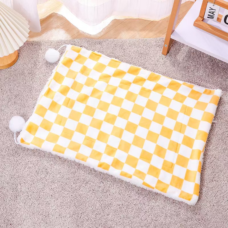 Yellow and white checkered blanket / Gold