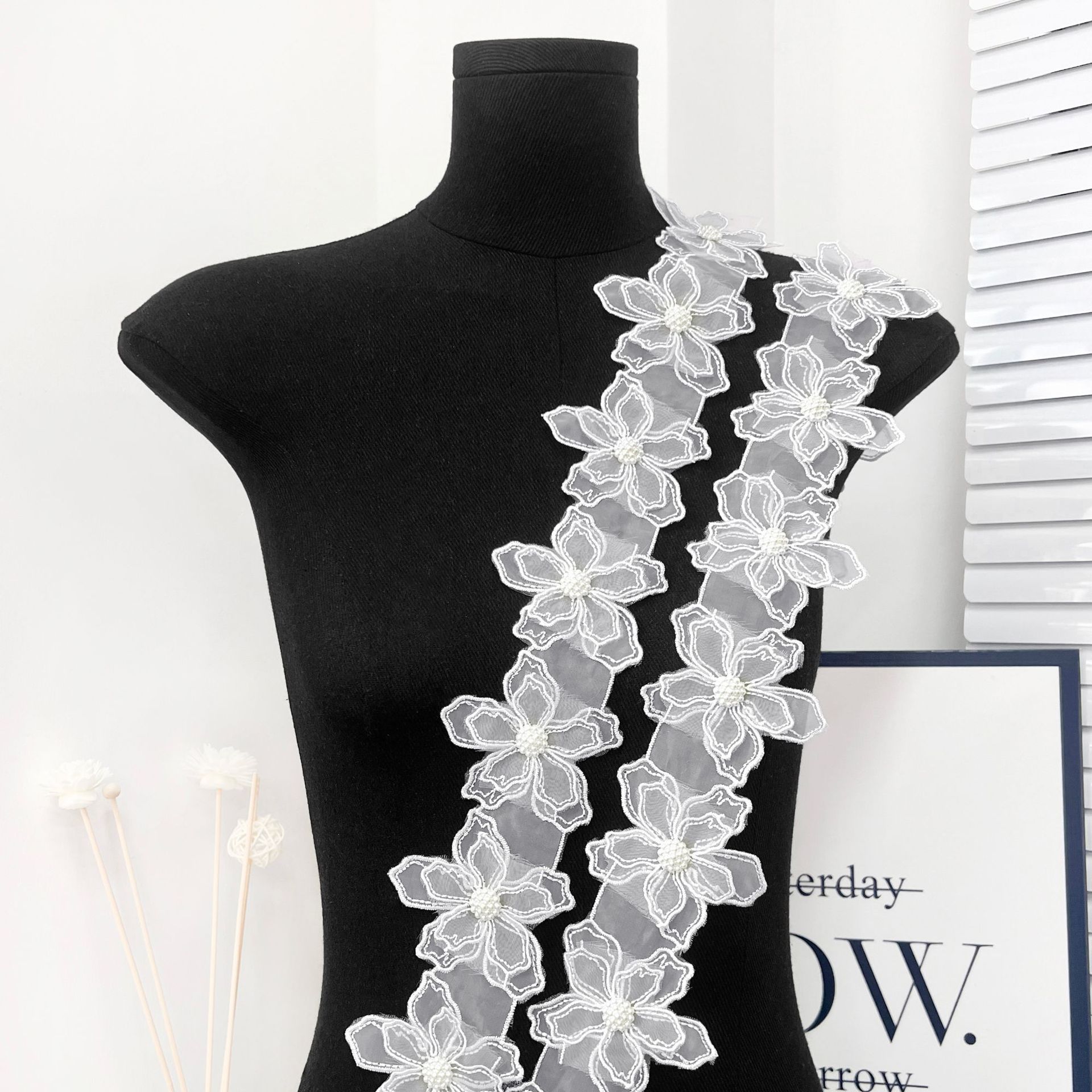 白色两层立体花朵花边新款跨境批发现货袖口衣边服装辅料直销厂家