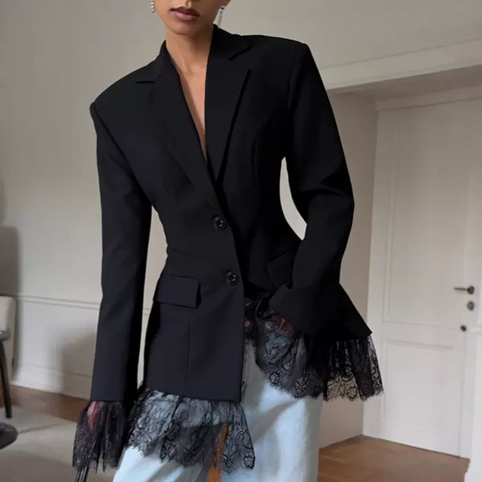 黑色小西装外套2025秋冬新款设计感蕾丝拼接欧美通勤女装长袖上衣