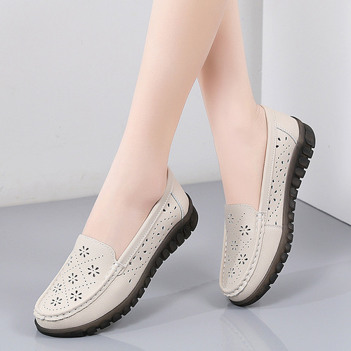 Summer Mother Shoes Casual Comfortable Outdoor Slip-Resistant Soft Sole Flat Shoes with Openings Cowhide Lazy Girl Shoes