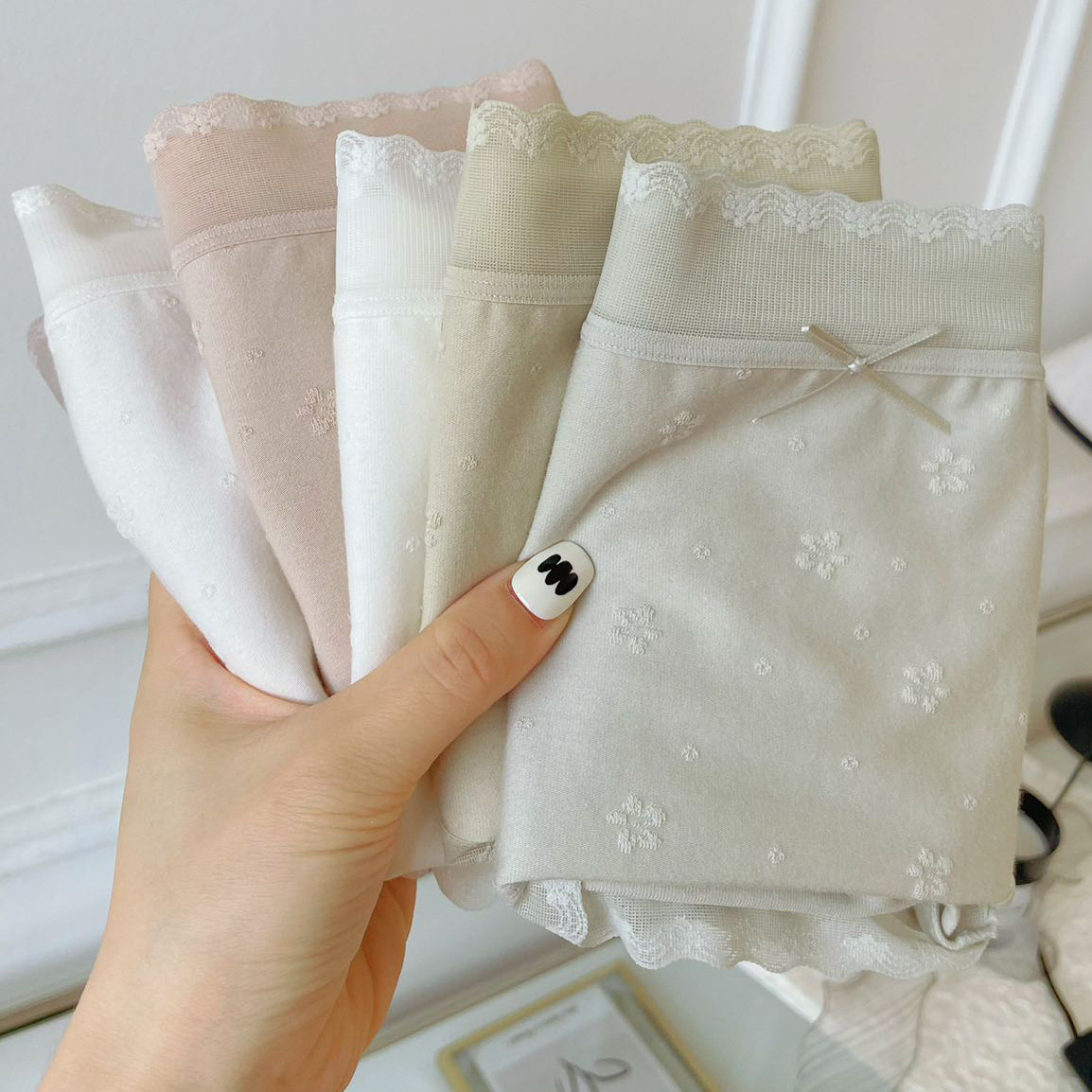 French Embroidered Daisy Lace Pure Cotton Underwear Women's Lightweight Naked Silkiness Mid-Waist Hip Lan Skirt F006 Trousers