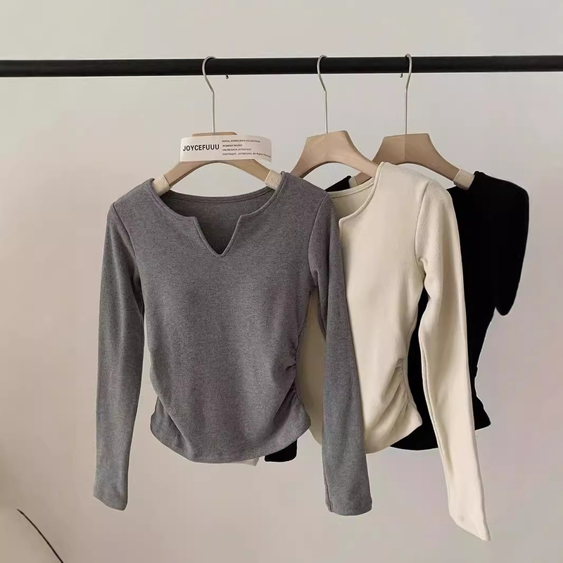 Autumn and Winter V-Neck Sanding Long-Sleeved Thickened Warm Top Women's Slim-Fit Inner Comfortable Cold-proof Base Shirt with Chest Pad Autumn and Winter V-Neck Sanding Long-Sleeved Thickened Warm Top Women's Slim-Fit Inner Comfortable Cold-proof Base Shirt with Chest Pad
