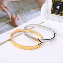 ���~�����CŮ�W���羳�r�п����֭h�䓸��g僽��Ʒ����ɫ���P�