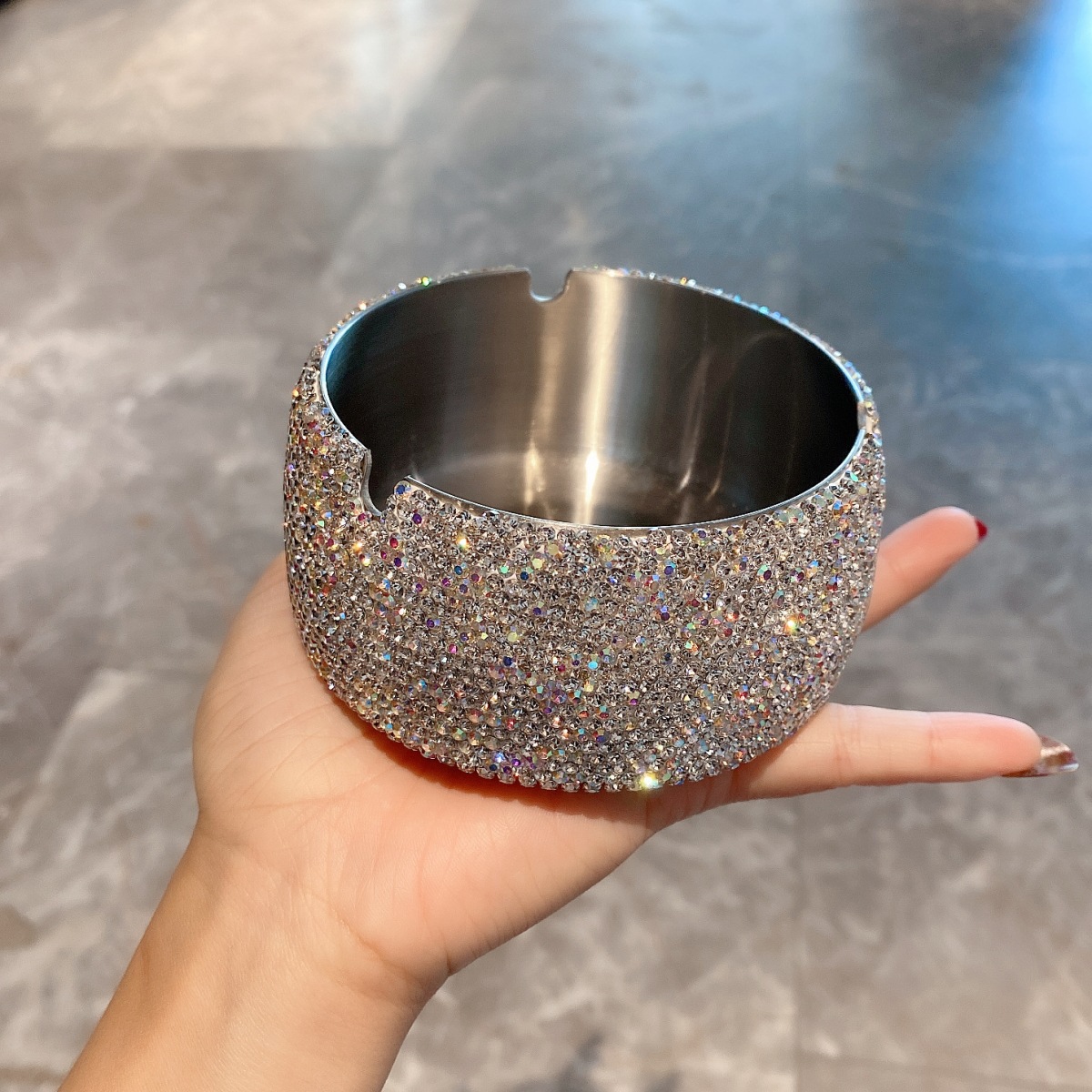 Cross-border Stainless Steel Diamond-encrusted Classroom Furniture Gifts Ashtray Nightclub Simple Drop-resistant Personalized Furnishings