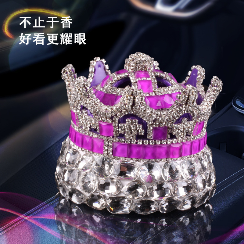 Lujo creativo diamante cristal corona asiento de perfume de coche adornos de diamantes de imitación de coche decoración de coche asiento de perfume de coche Douyin