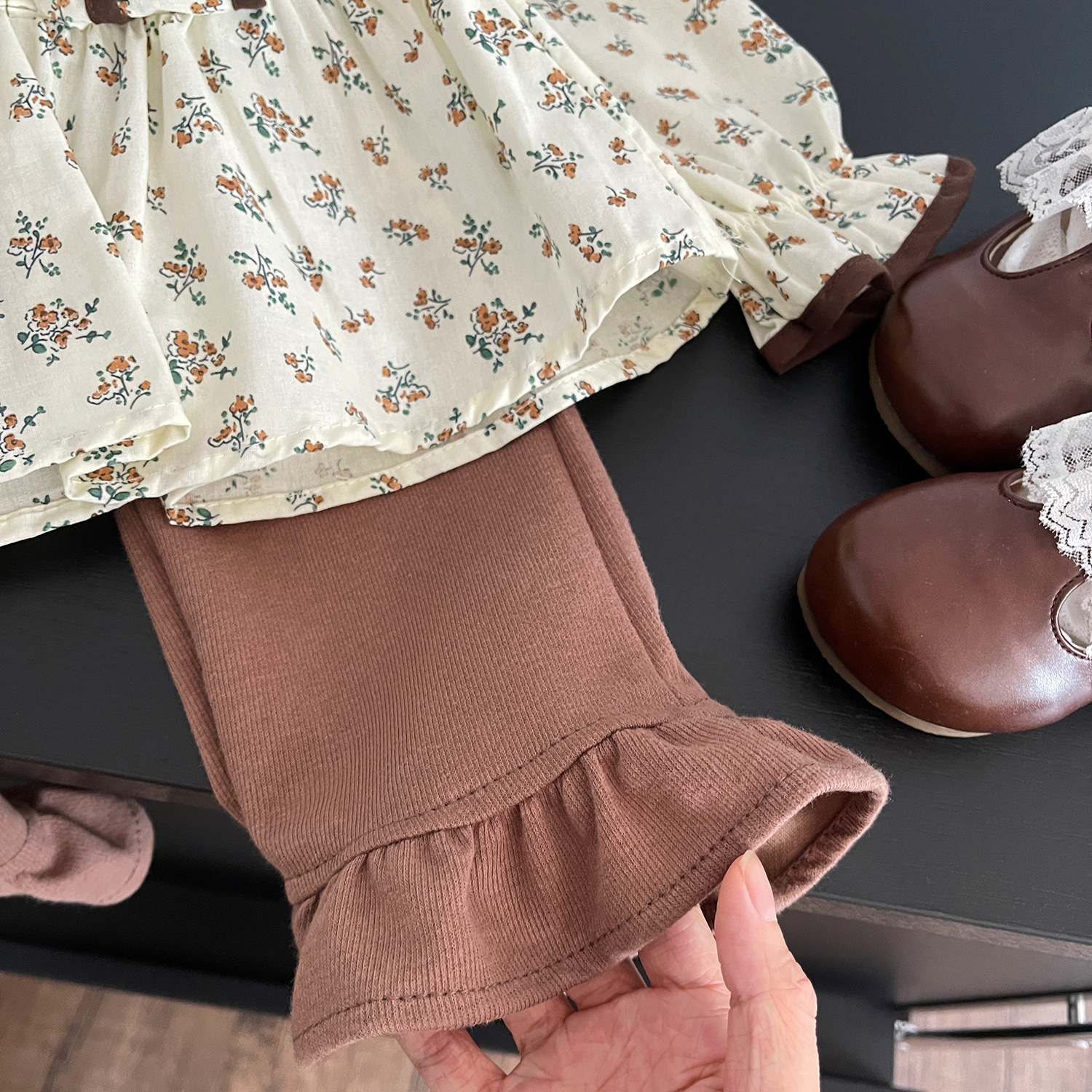 Mädchen Blumen V-ausschnitt Oberteil Und Schlaghose Set Herbst_voghion.com
