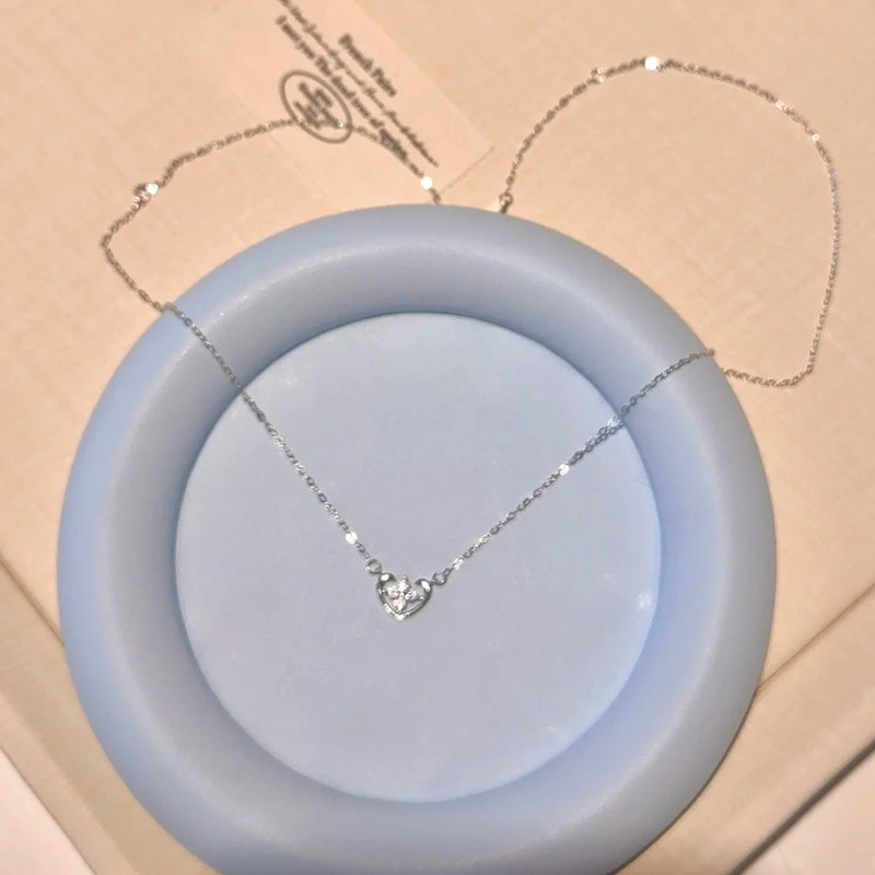 Sparkling Hollow Heart-Shaped Four-Leaf Clover Necklace 2026 New Model Light Luxury Exquisite Elegant Niche Design Clavicle Chain Custom-Made