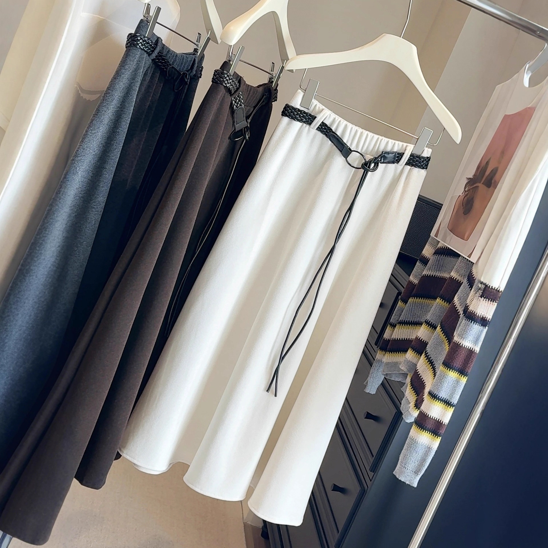 慵懒风软糯老钱风半身裙女秋冬季松紧高腰a字遮胯垂感大摆中长裙