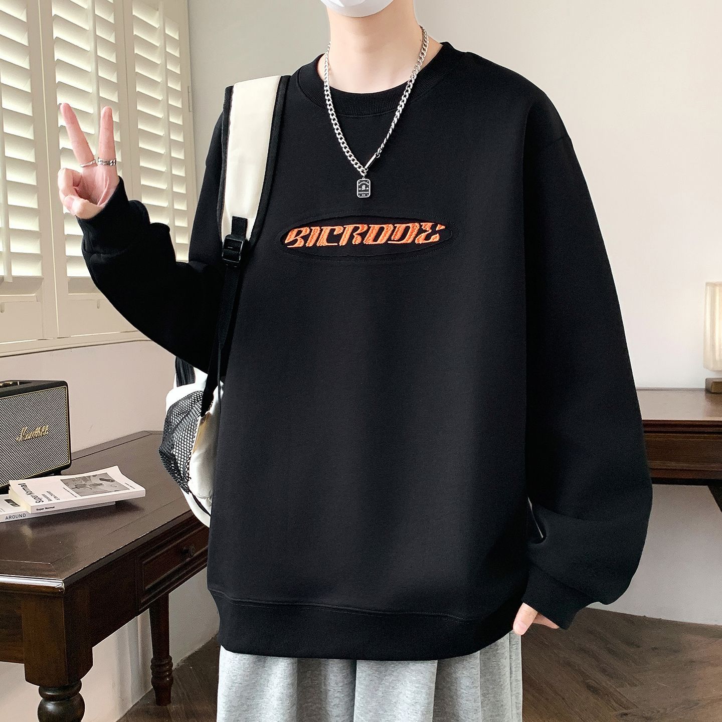 2025早秋新款青少年圆领卫衣酷帅刺绣印花男生宽松美式百搭打底衫