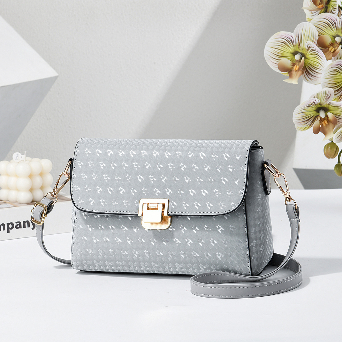 2026 nuevo lujo ligero retro impresión bolso de mano de mujer temperamento francés bolso de hombro universal bolso de mochila suministro