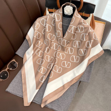 2025新款欧美高档V字母90中方巾女秋冬百搭洋气披肩丝巾衬衫围巾