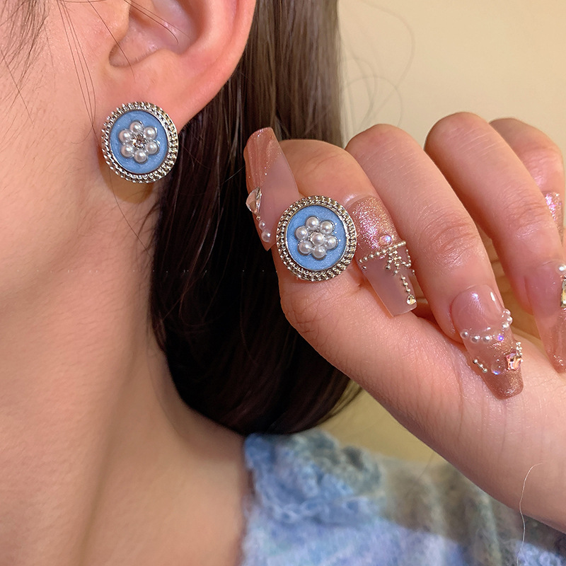 Aguja de plata, aceite de goteo azul, pendientes frescos, pendientes de temperamento de personalidad femenina, lujo ligero, sentido de alta gama, pendientes de todo fósforo de moda, mujeres