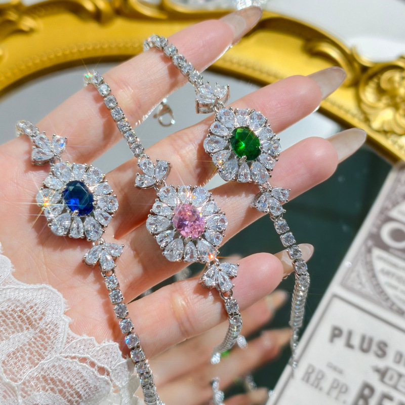 Luxury European and American Retro Simulation Color Treasure Sapphire Inlaid Pink Zircon Emerald Cuban Bracelet Banquet Women