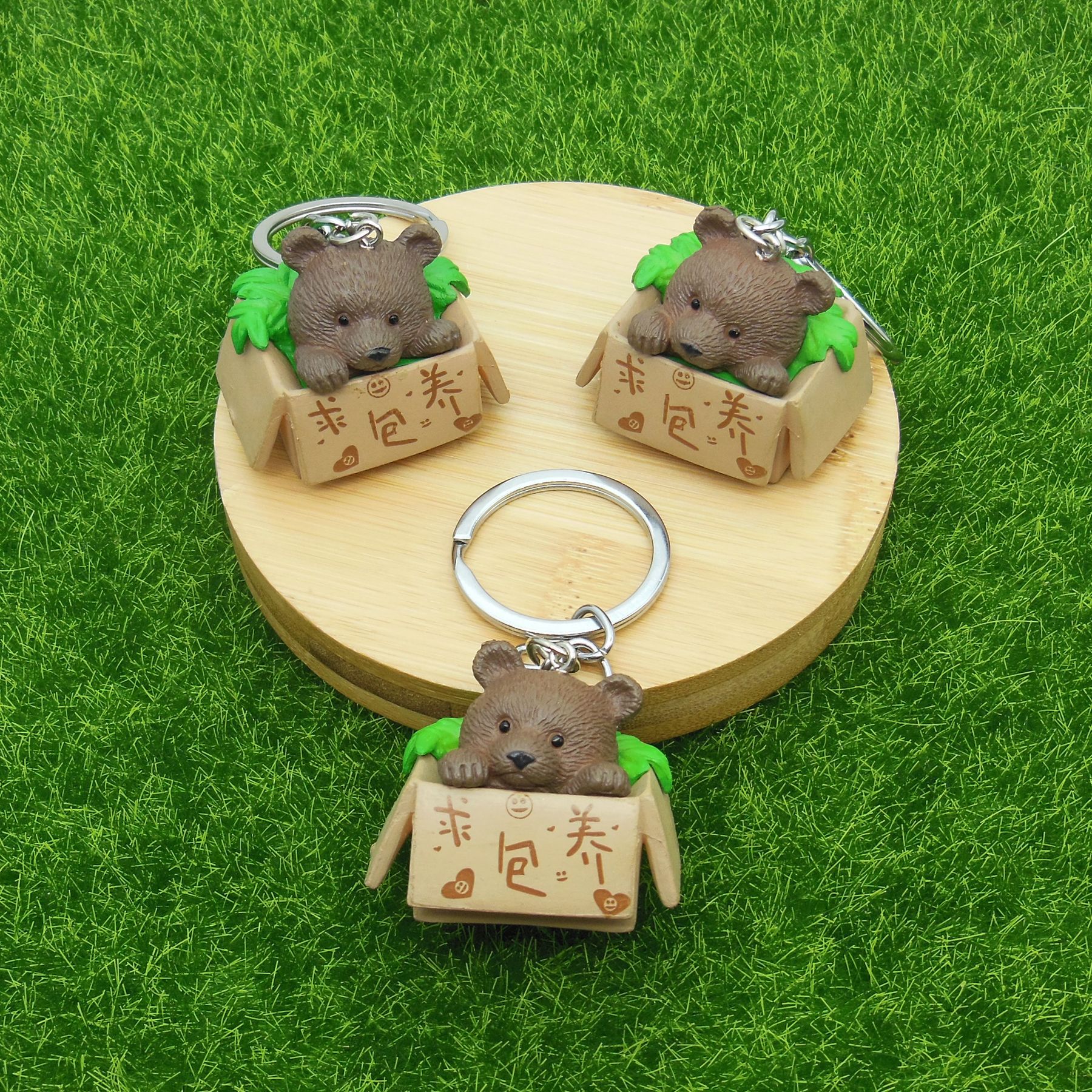 Gato de dibujos animados llavero colgante lindo gato muñeca estudiante adornos campus tienda suministro al por mayor