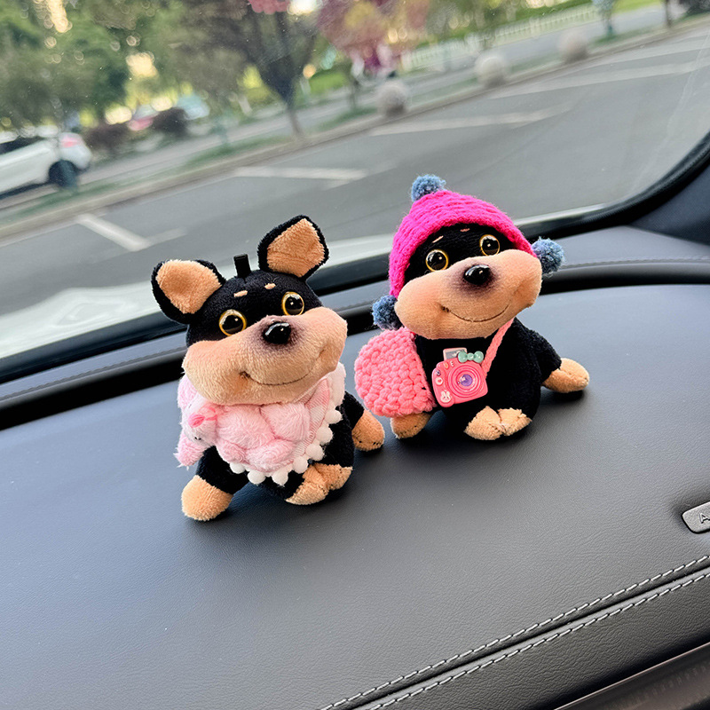 Accesorios de coche de abeja y perro adornos 2025 nuevos accesorios de decoración de coche consola central de coche panel de instrumentos linda mujer