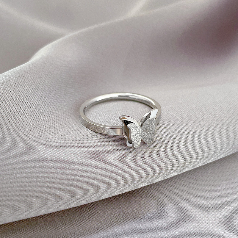 Minimalistische vlinder ring van titaniumstaal dames heren_voghion.com