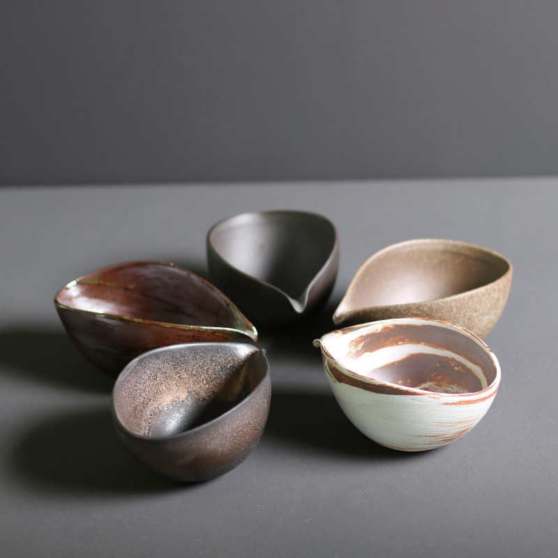 Coarse pottery matcha bowl with mouth fair Cup gilt glaze irregular shape Song Dynasty tea ordering tool tea set