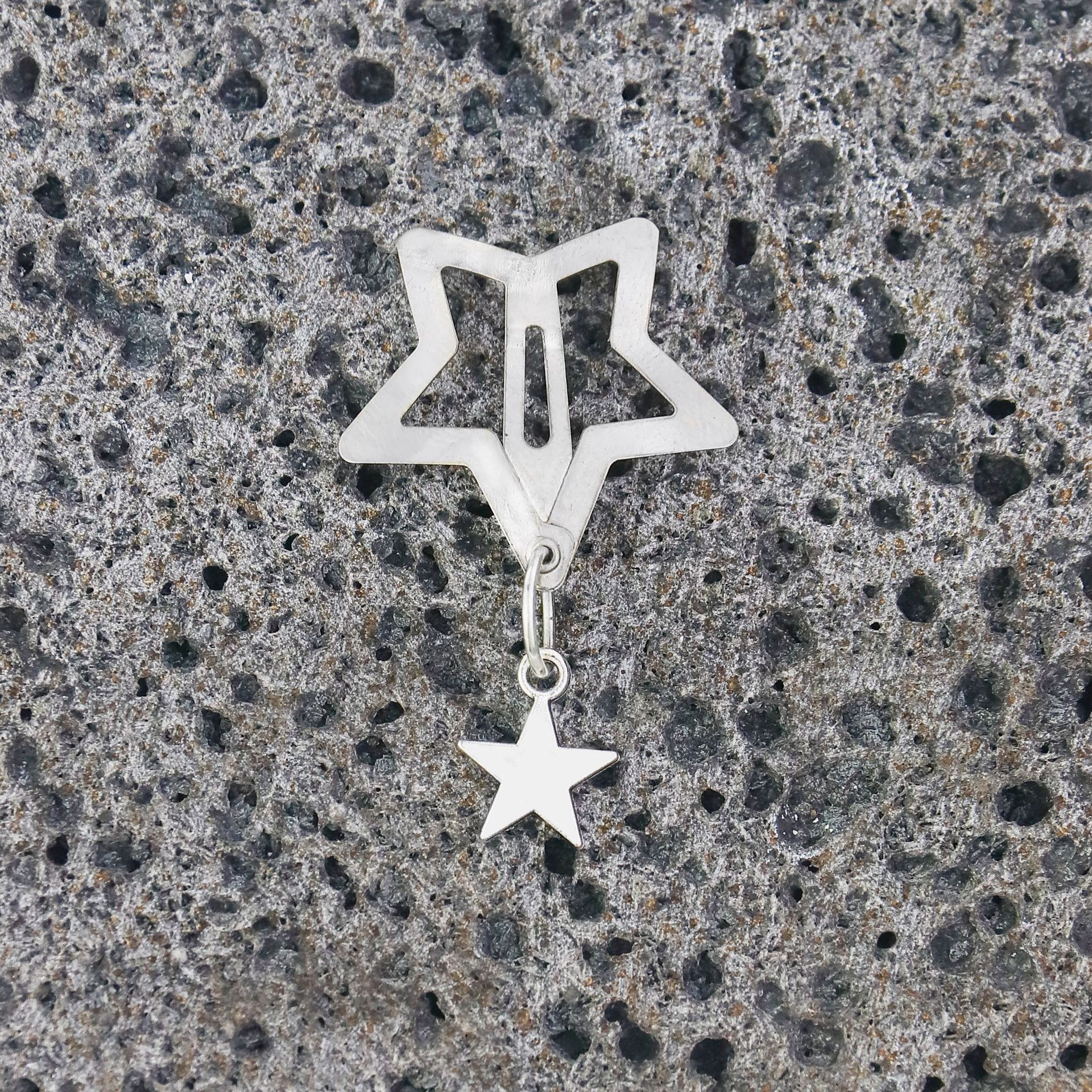 10g Weight Charm Hair Clips Hair Accessories Type 1 Piece Quantity Holiday, Street Occasion Iron Material Animal, Star, Life Tree Pattern All Seasons Season Women's Gender IG Style, Cute Style IG Style Cute Women's Animal Star Life Tree Iron Charm Hair Clips 8