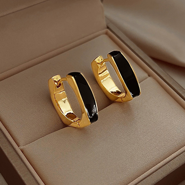 925 Silver-Plated Square Earrings with Enamel, Niche Geometric Style, Versatile, High-End Design Earrings