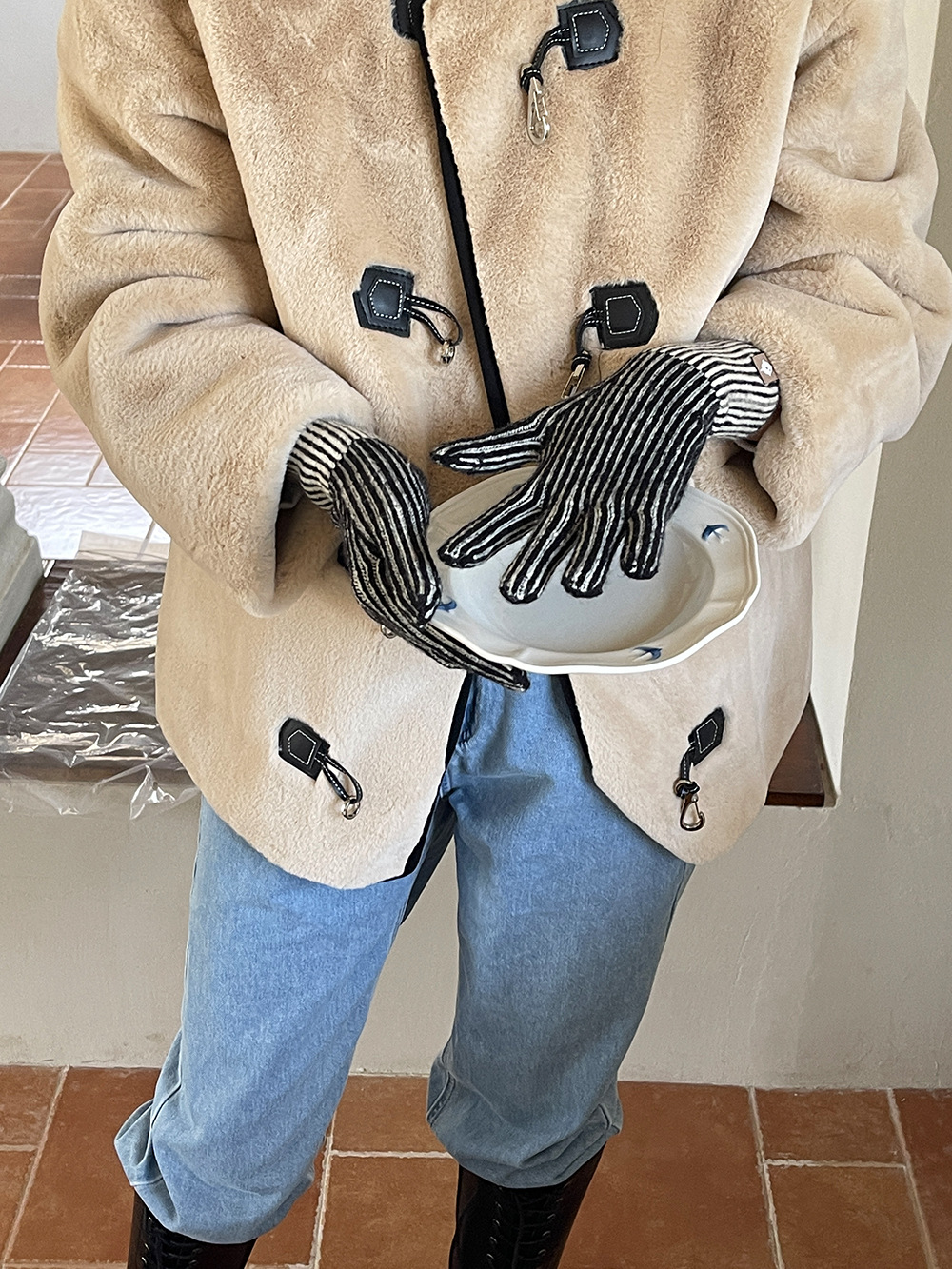 Outdoor Occasion Women's Elegant Basic Stripe Gloves 1 Pair