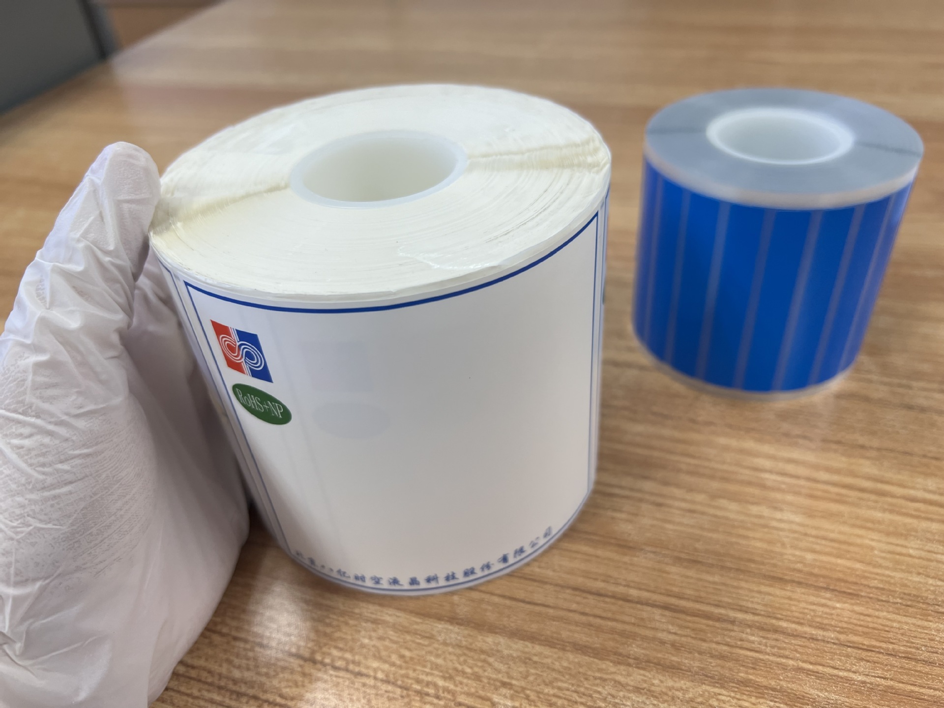 苏州昆山上海fasson 100*25MM*3.5K/连续不干胶无尘净化标签厂不