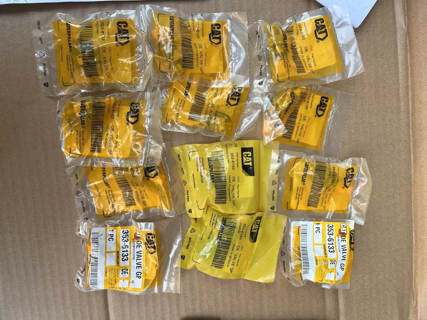 卡特彼勒3536133  353-6133: 阀总成24 24M