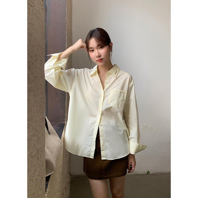 Elegant Shirt: Exquisite Shirt with Embroidery, Korean Style Pocket, Relaxed Feel, Women's Turn-Down Collar, Long Sleeve, Stylish 0526