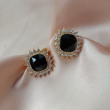 耳钉潮甜酷复古耳环蝴蝶结2022年感新款气质耳饰赫本女秋黑色包邮